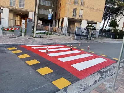 Attraversamenti pedonali rialzati — Acerra (NA), fotografia 3 di 10