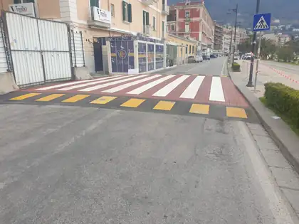 Attraversamenti pedonali rialzati — Castellammare di Stabia (NA), fotografia 4 di 16