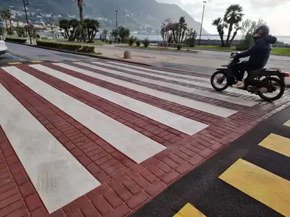Attraversamenti pedonali rialzati — Castellammare di Stabia (NA), fotografia 9 di 16