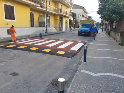 Attraversamenti pedonali rialzati — Frattaminore (NA), fotografia 1 di 8