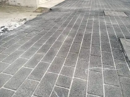 Asfalto stampato al cimitero comunale — Grazzanise (CE), fotografia 5 di 18