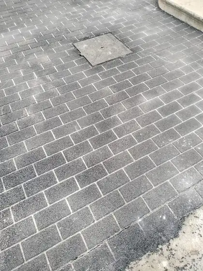 Asfalto stampato al cimitero comunale — Grazzanise (CE), fotografia 8 di 18