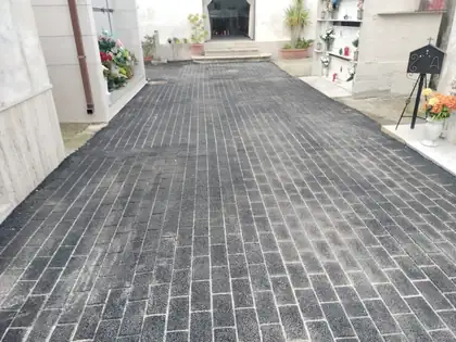 Asfalto stampato al cimitero comunale — Grazzanise (CE), fotografia 9 di 18