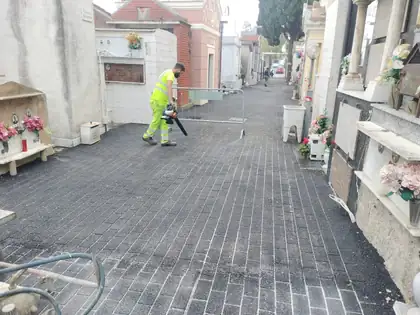 Asfalto stampato al cimitero comunale — Grazzanise (CE), fotografia 13 di 18