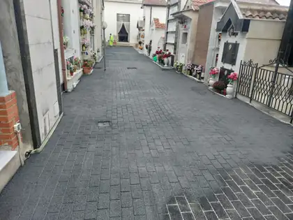 Asfalto stampato al cimitero comunale — Grazzanise (CE), fotografia 14 di 18