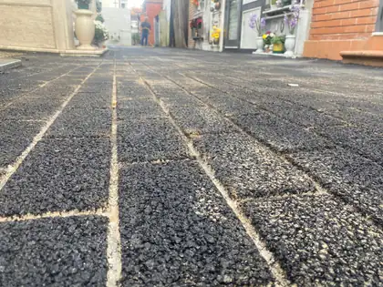 Asfalto stampato al cimitero comunale — Grazzanise (CE), fotografia 17 di 18