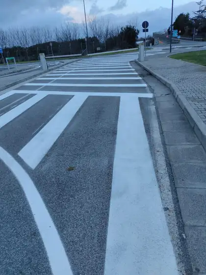 Segnaletica orizzontale nella base NATO — Lago Patria (NA), fotografia 5 di 18