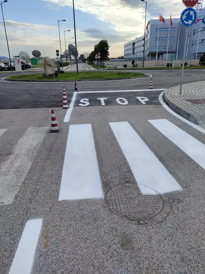 Segnaletica orizzontale nella base NATO — Lago Patria (NA), fotografia 6 di 18