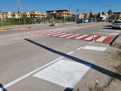 Segnaletica in preformato plastico — Maddaloni (CE), fotografia 11 di 11