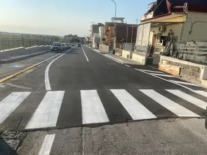 Segnaletica orizzontale — Pollena Trocchia (NA), fotografia 3 di 6