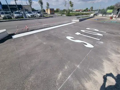 Segnaletica di un distributore di carburante — San Giuseppe Vesuviano (NA), fotografia 1 di 20