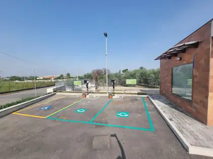 Segnaletica di un distributore di carburante — San Giuseppe Vesuviano (NA), fotografia 19 di 20