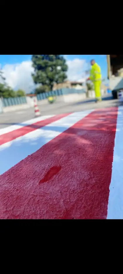 Segnaletica in colato plastico a freddo — Somma Vesuviana (NA), fotografia 1 di 11