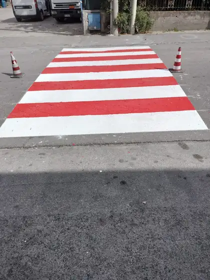 Segnaletica in colato plastico a freddo — Somma Vesuviana (NA), fotografia 5 di 11